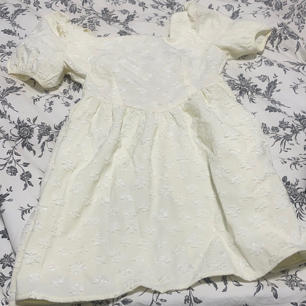 Mini  puffy sleeve dress